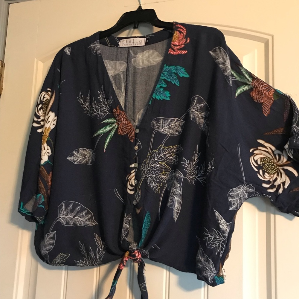 Navy blue floral, tie front top. Size medium. Comfy.